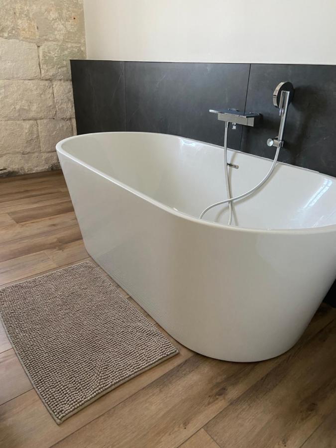 Loft Spacieux Au Coeur Des Remparts D'Aigues-Mortes Buitenkant foto